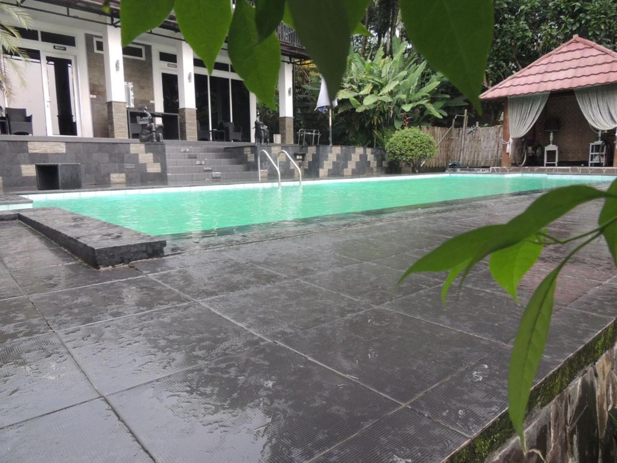 Oase Van Java Salatiga Luaran gambar